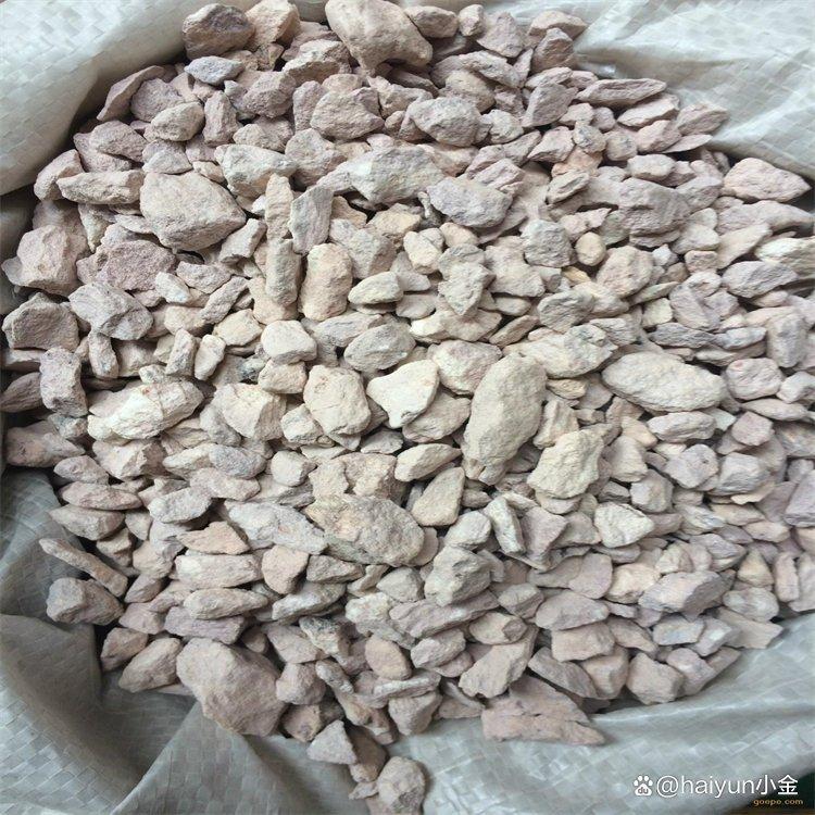 礦產(chǎn)品綠沸石與白沸石的比較及其應(yīng)用范圍分析